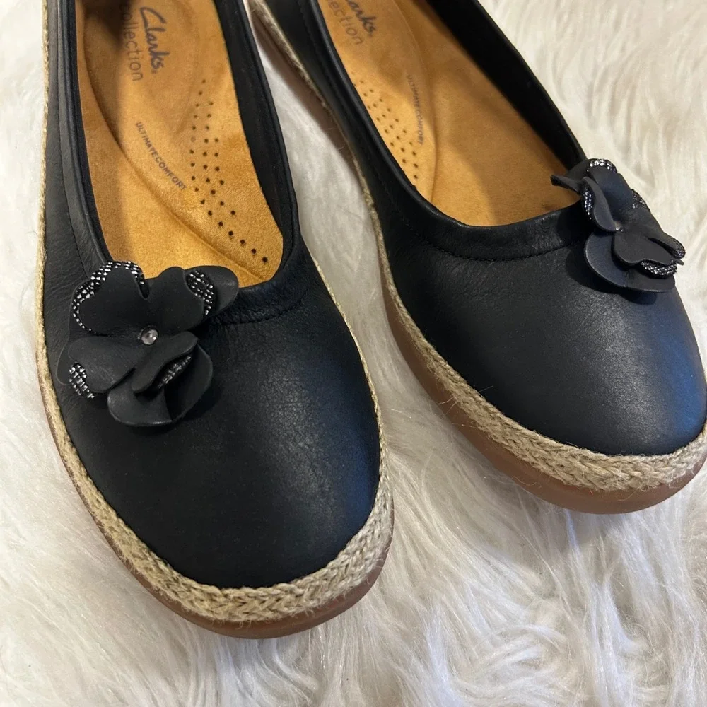 Clarks Collection Black Elaina Jade Black Leather Flats Flower Detail Women's 10